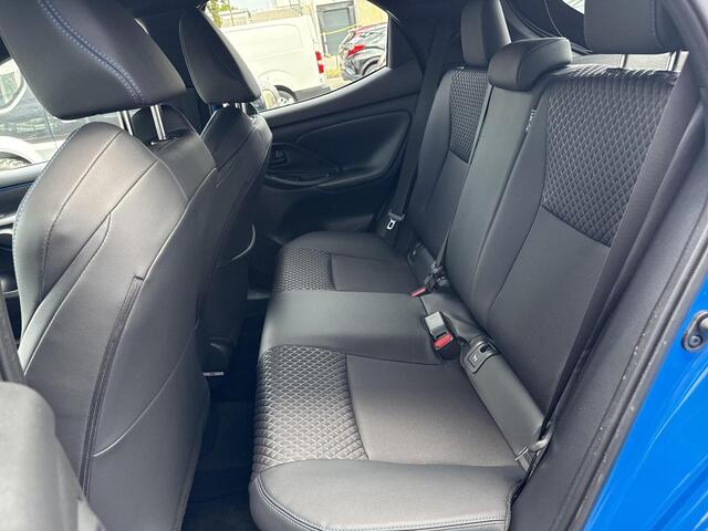 Toyota YARIS 1.5 Hybrid 130 Executive **HEAD-UP DISPLAY/ STOEL EN STUURWIELVERWARMING/ DODEHOEK DETECTIE/ 36 MAANDEN GARANTIE**