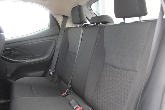 Toyota YARIS 1.5 Hybrid 115 Comfort Apple carplay/ android auto l Cruise control l Climate control l Achteruitrijcameral Climate control l Achteruitrijcamera