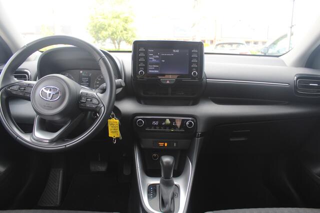 Toyota YARIS 1.5 Hybrid 115 Comfort Apple carplay/ android auto l Cruise control l Climate control l Achteruitrijcameral Climate control l Achteruitrijcamera