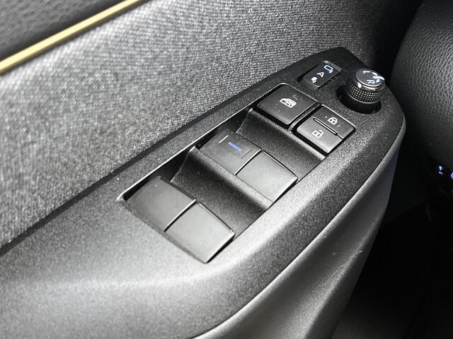 Toyota YARIS Cross 1.5 Hybrid Executive AWD | Panoramisch dak | Electrische achterklepbediening | 360 Camera | AWD | Navigatie | JBL |