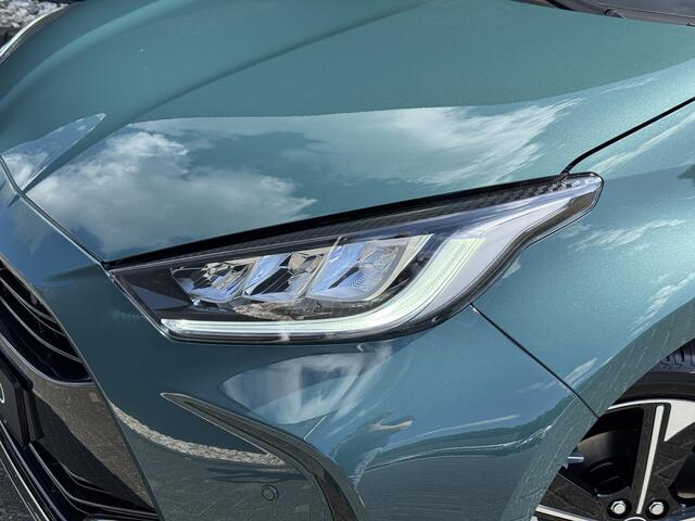 Toyota YARIS 1.5 Hybrid 130 Executive | Nieuw op voorraad | PDC V+A | Half-leder | Dodehoekdetectie |