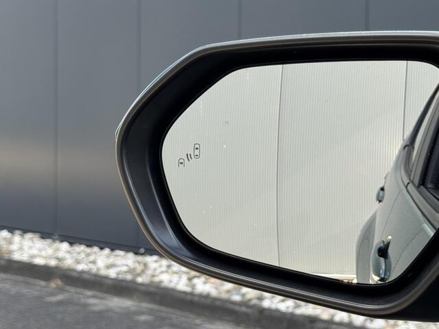 Toyota YARIS 1.5 Hybrid 130 Executive | Nieuw op voorraad | PDC V+A | Half-leder | Dodehoekdetectie |