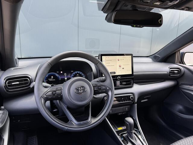 Toyota YARIS 1.5 Hybrid 130 Executive | Nieuw op voorraad | PDC V+A | Half-leder | Dodehoekdetectie |