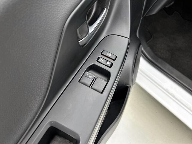 Toyota YARIS 1.5 Hybrid Design | LM velgen |