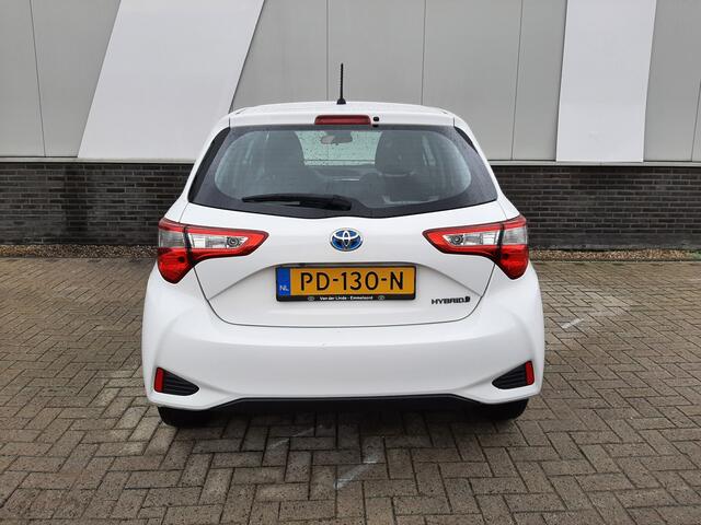 Toyota YARIS 1.5 Hybrid Aspiration | Navi | ECC |