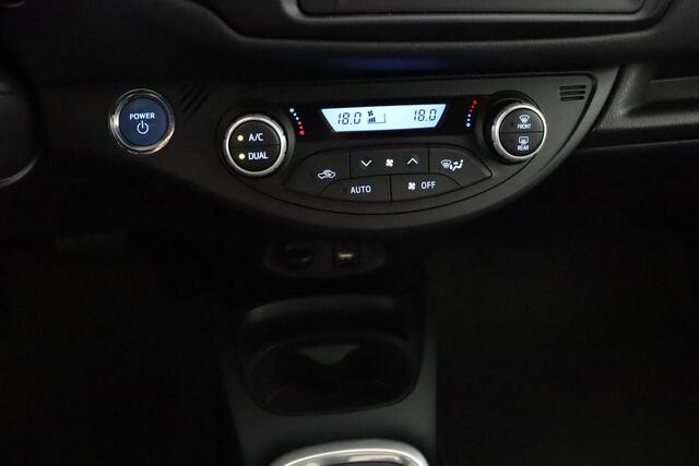 Toyota YARIS 1.5 Hybrid GR-Sport | sport stoelen | keyless entry | Apple Carplay/Android Auto |
