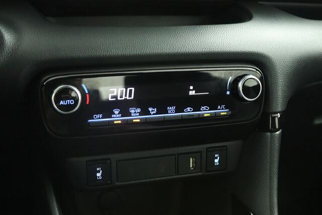 Toyota YARIS 1.5 Hybrid 115 Tokyo Spirit | Adaptive Cruise Control | Achteruitrijcamera | Stoelverwarming | Apple Carplay | Android Auto |