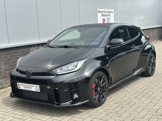 Toyota YARIS 1.6 GR Performance | Nieuwstaat | Carplay | Camera | Milltek Interesse, Proefrit? Bel of app met: 06-24 28 28 42