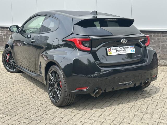 Toyota YARIS 1.6 GR Performance | Nieuwstaat | Carplay | Camera | Milltek Interesse, Proefrit? Bel of app met: 06-24 28 28 42