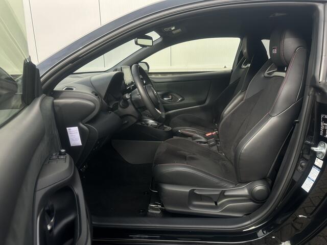 Toyota YARIS 1.6 GR Performance | Nieuwstaat | Carplay | Camera | Milltek Interesse, Proefrit? Bel of app met: 06-24 28 28 42