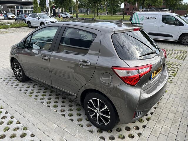 Toyota YARIS 1.5 benzine Dynamic | metallic lak | winterpack | climatronic