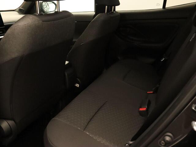 Toyota YARIS Cross 1.5 Hybrid 130 Dynamic - ORIGINEEL NEDERLANDSE AUTO - STUUR EN STOEL VERWARMING - KEYLESS ENTRY & START - VERWARMDE VOORRUIT - ADAPTIVE CRUISE CONTROL - DRAADLOZE TELEFOONLADER