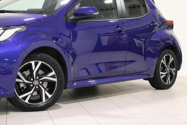 Toyota YARIS 1.5 Hybrid 115 First Edition LM-velgen, Metallic lak, Adaptieve cruise control, Apple Carplay/Android Auto, Climate Control, Camera!
