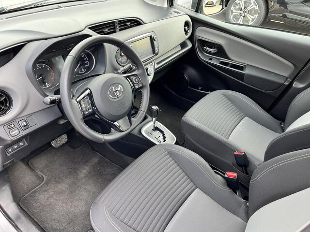 Toyota YARIS 1.5 VVT-i Active Clima Cruise Camera Trekhaak NL auto!