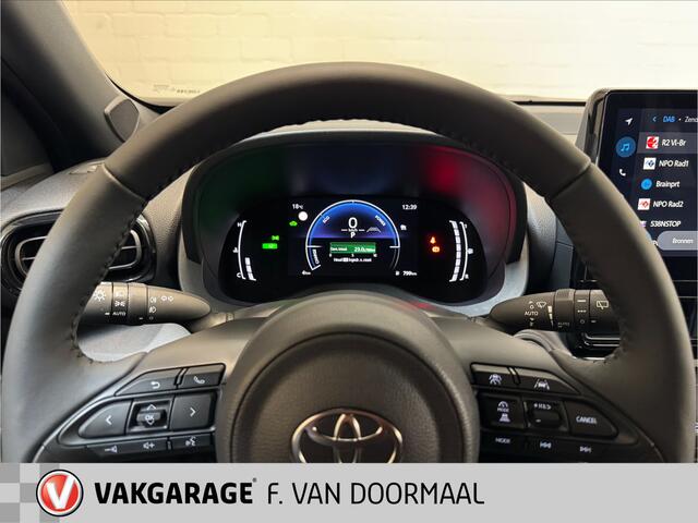 Toyota YARIS Cross 1.5 Hybrid Teamplayer 130pk | Winter Pack