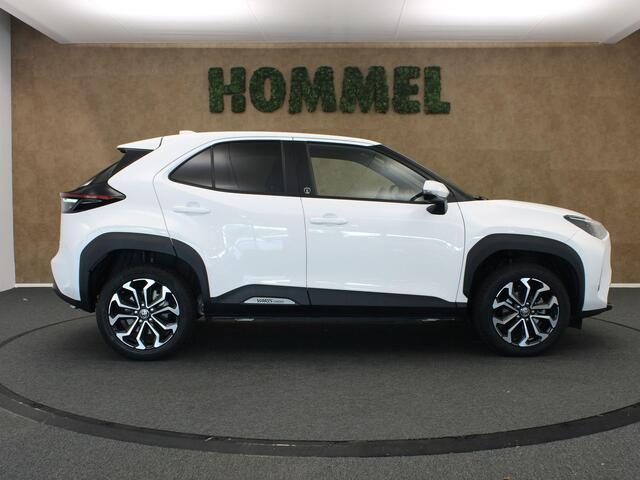 Toyota YARIS Cross 1.5 Hybrid Team D - 100% DEALER ONDERHOUDEN! - KEYLESS ENTRY & START - NAVIGATIE - APPLE CARPLAY & ANDROID AUTO - ACHTERUITRIJCAMERA