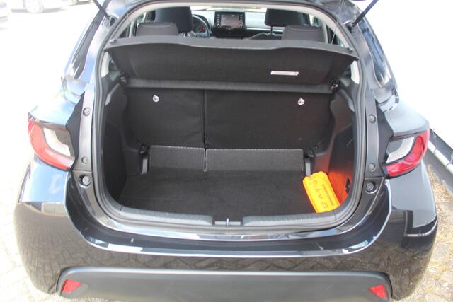 Toyota YARIS 1.5 Hybrid 115 Comfort Apple carplay/ android auto l Cruise control l Climate control l Achteruitrijcameral Climate control l Achteruitrijcamera