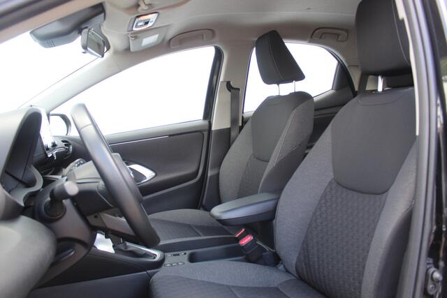 Toyota YARIS 1.5 Hybrid 115 Comfort Apple carplay/ android auto l Cruise control l Climate control l Achteruitrijcameral Climate control l Achteruitrijcamera