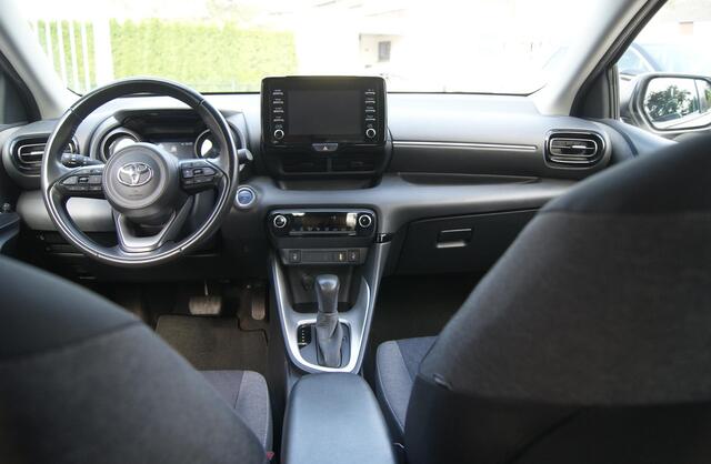 Toyota YARIS 1.5 Hybrid Dynamic Cruise,Clima,Camera,RIJKLAARPRIJS!!