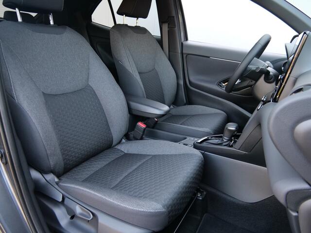 Toyota YARIS Cross 1.5 Hybrid 130 Pk Teamplayer Automaat Apple Carplay / DAB / Camera / Stoelverwarming