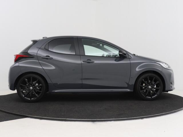 Toyota YARIS 1.5 Hybrid 130 GR Sport | NIEUW & DIRECT LEVERBAAR | incl. alle acties | Panoramadak | Winter Pakket |