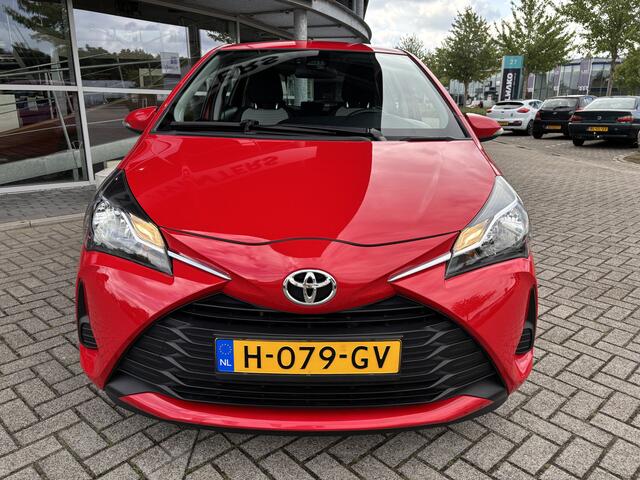 Toyota YARIS 1.0 VVT-i Connect Airco | Achteruitrijcamera | Bluetooth I Apple Carplay I Android Auto I
