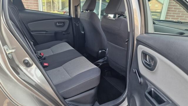 Toyota YARIS 1.5 Hybrid Trend, Navigatie, LM velgen, NL auto!