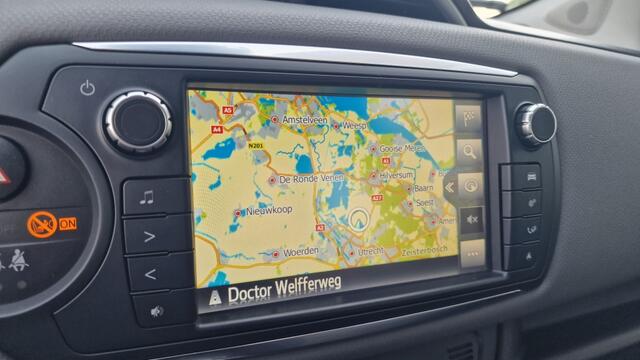 Toyota YARIS 1.5 Hybrid Trend, Navigatie, LM velgen, NL auto!