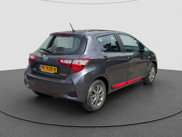 Toyota YARIS 1.5 Hybrid Design Red | Camera | Safety Sense