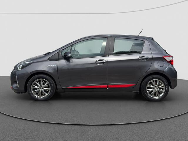 Toyota YARIS 1.5 Hybrid Design Red | Camera | Safety Sense