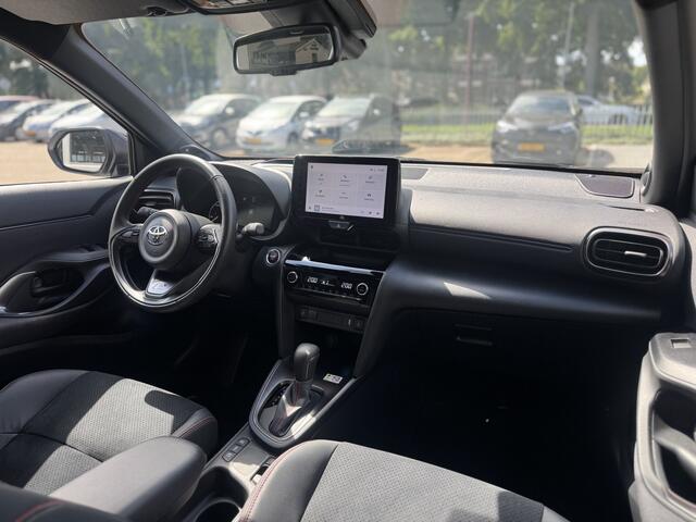 Toyota YARIS Cross 1.5 Hybrid GR Sport Trekhaak, Head-up display, Blind-spot, JBL , All-in Rijklaarprijs