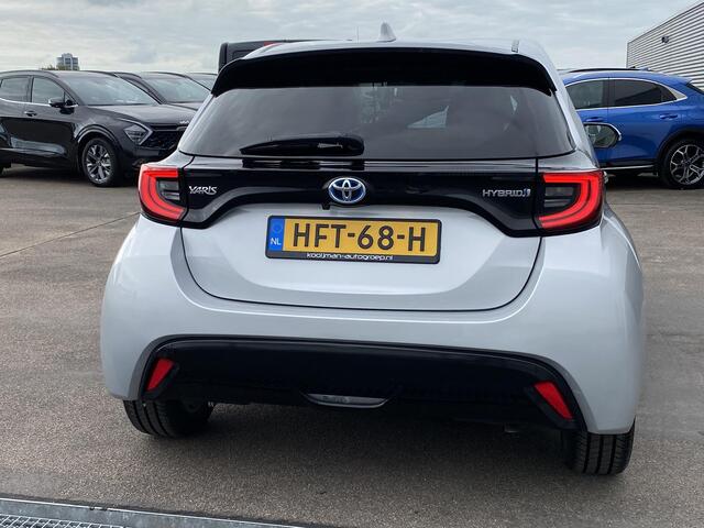 Toyota YARIS 1.5 Hybrid Launch Edition Lederen bekleding, Dodehoekdetectie, HUD, navigatie Apple Carplay/Android Auto, achteruitrij camera, keyless, stoelverwarming, cruise control adaptief