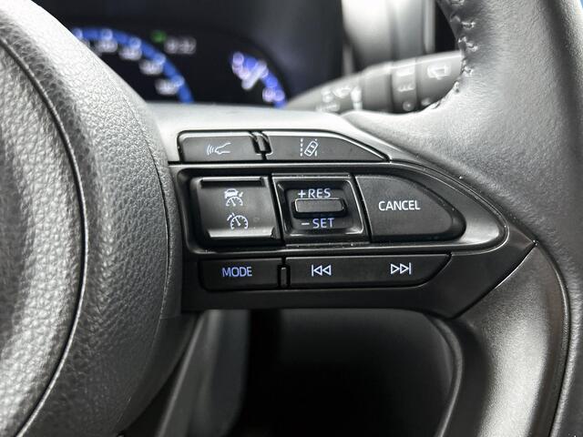 Toyota YARIS Cross 1.5 Hybrid Dynamic | 17" zwart gepolijste LM-velgen | Camera | Carplay Draadloos | Dubbele laadvloer | LED verlichting