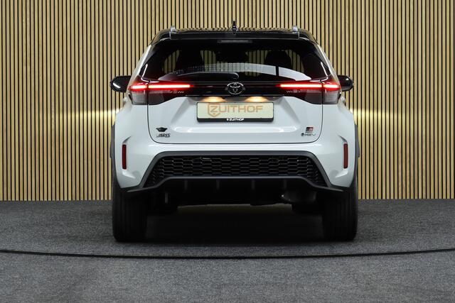 Toyota YARIS Cross 1.5 Hybrid 130 GR Sport Facelift | ¤ 2.000,- voorraad voordeel! | Nieuw uit voorraad leverbaar | JBL Audio | Head-up display | Adaptive-cruise | Safety-pakket