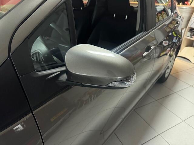 Toyota YARIS 1.3 VVT-i Now