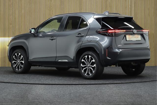 Toyota YARIS Cross 1.5 Hybrid 115 First Edition | Comfort Pack | Dodehoekdetectie | Parkeerhulp | Winterpakket | Adaptive-cruise | Navigatie | Apple Carplay & Android Auto | Camera