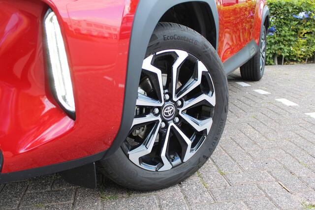 Toyota YARIS Cross 1.5 Hybrid Dynamic Plus | Rijklaar | Panoramadak | Head Up | El.achterklep | Stoel-/stuurverw. | Privacyglass | LED | Keyless | Apple/Android | Navi