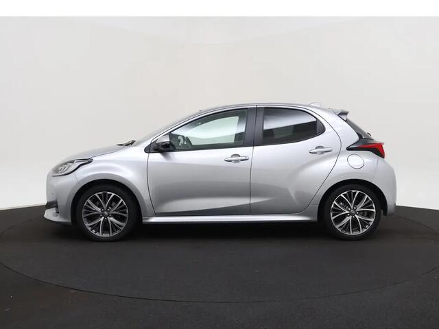 Toyota YARIS 1.5 Hybrid 130 Launch Edition Executive Pano 11-2024 16.675 KM