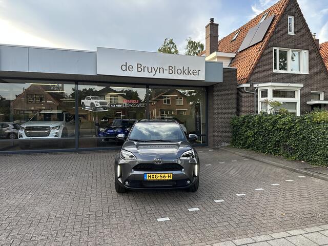 Toyota YARIS Cross 1.5 Hybrid 130pk Executive Limited dodehoekdetectie / stoelverwarming / stuurwielverwarming / parkeersensoren voor + achter / Navigatie / Apple Carplay / Android Auto / parkeercamera / 10 jaar garantie / rijklaarprijs