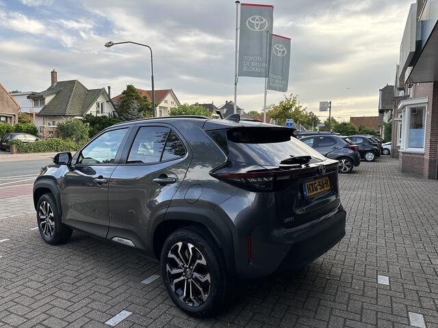Toyota YARIS Cross 1.5 Hybrid 130pk Executive Limited dodehoekdetectie / stoelverwarming / stuurwielverwarming / parkeersensoren voor + achter / Navigatie / Apple Carplay / Android Auto / parkeercamera / 10 jaar garantie / rijklaarprijs