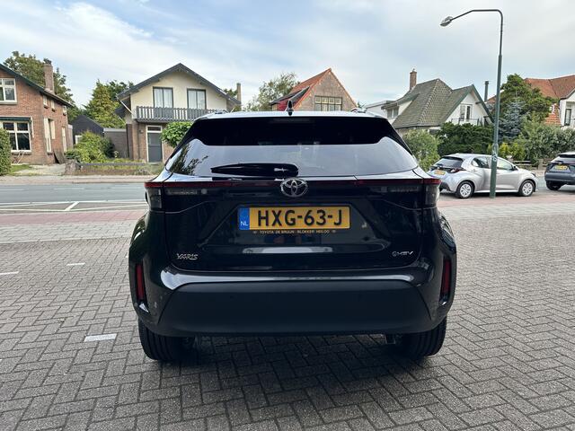 Toyota YARIS Cross 1.5 Hybrid 130pk Executive Limited dodehoekdetectie / stoelverwarming / stuurwielverwarming / parkeersensoren voor + achter / Navigatie / Apple Carplay / Android Auto / parkeercamera / 10 jaar garantie / rijklaarprijs