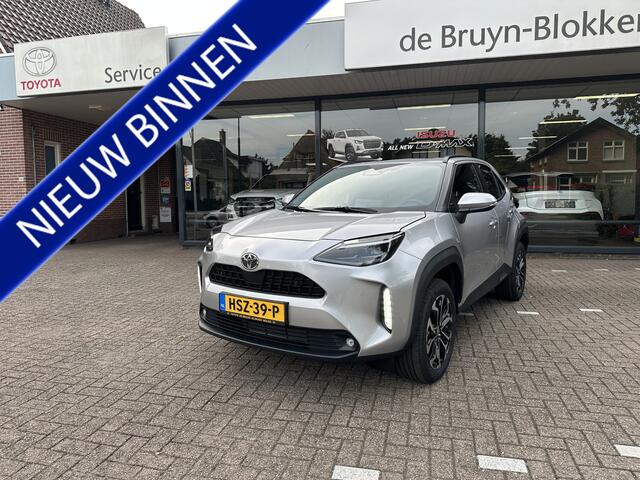 Toyota YARIS Cross 1.5 Hybrid 130pk Executive Limited dodehoekdetectie / stoelverwarming / stuurwielverwarming / parkeersensoren voor + achter / Navigatie / Apple Carplay / Android Auto / parkeercamera / 10 jaar garantie / rijklaarprijs