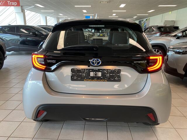 Toyota YARIS 1.5 Hybrid 115 Dynamic Edition
