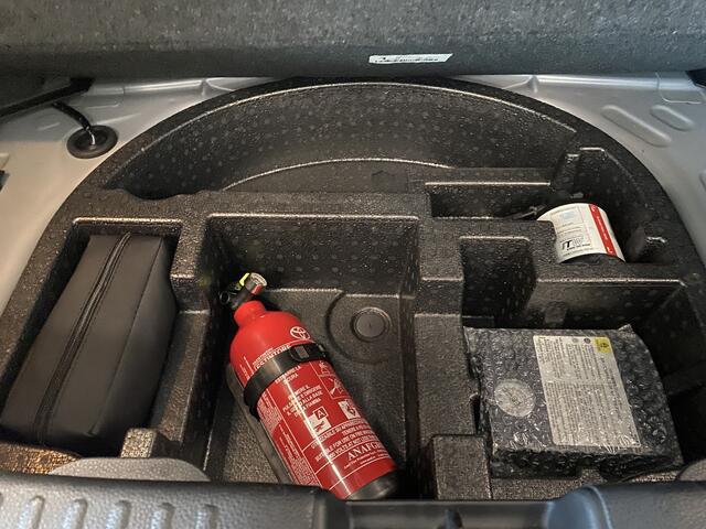 Toyota YARIS 1.5 Hybrid 115 Dynamic Edition