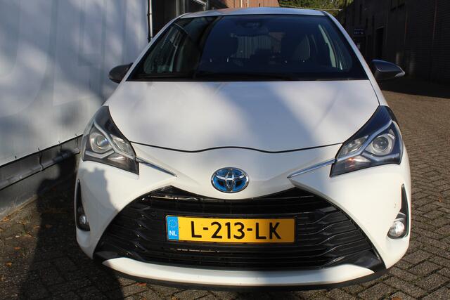 Toyota YARIS 1.5 Hybrid Y20 Camera l Stoel verwarming l Navi l grootlicht assist l lane assist l cruise controle