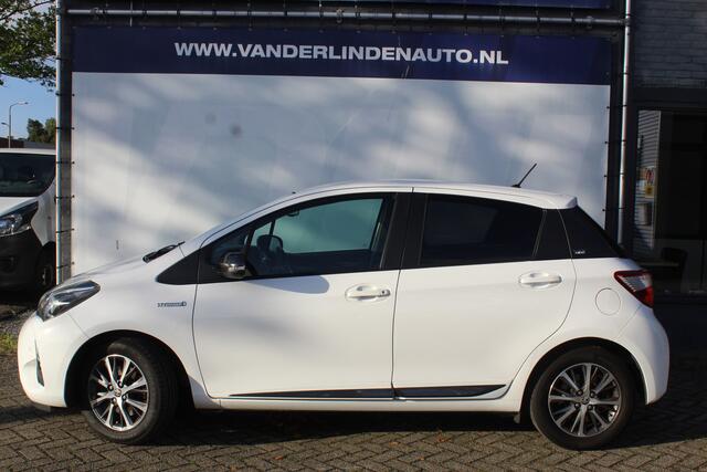 Toyota YARIS 1.5 Hybrid Y20 Camera l Stoel verwarming l Navi l grootlicht assist l lane assist l cruise controle