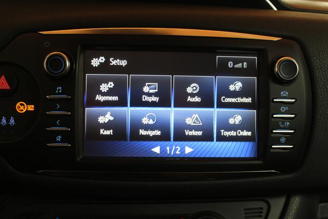 Toyota YARIS 1.5 Hybrid Y20 Camera l Stoel verwarming l Navi l grootlicht assist l lane assist l cruise controle