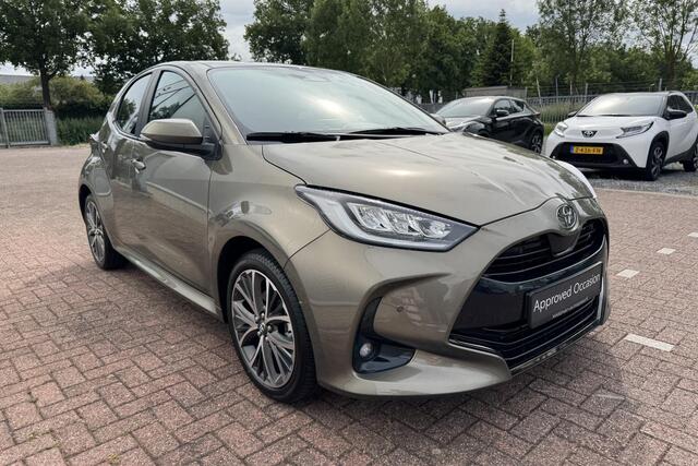 Toyota YARIS 1.5 Hybrid 130 Executive Stoel- & Stuur verwarming, HUD, Dodehoek detectie, Parkeersensoren rondom, JBL, LED, Leder met premium stof, Smart Key