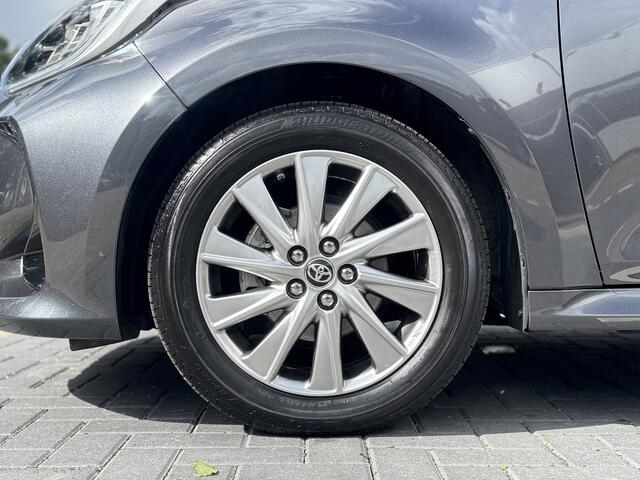 Toyota YARIS 1.5 VVT-i Dynamic Head-up display, Apple/Android, Camera, Voorstoelen verwarmd , All-in Rijklaarprijs