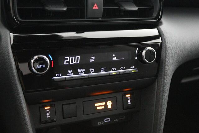 Toyota YARIS Cross 1.5 Hybrid 115 Dynamic | Nieuw uit voorraad leverbaar! | 10 Jaar Garantie! |